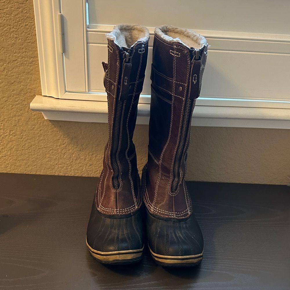 Sorel Brown and Black Winter Boots Size 7.5